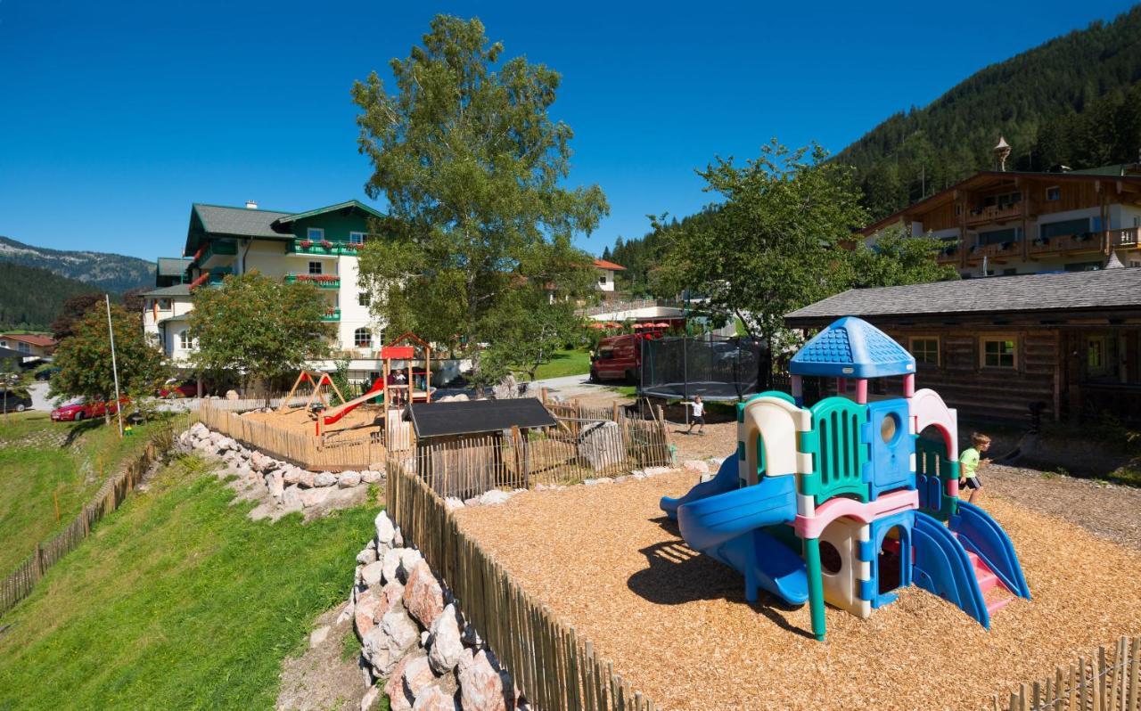 Wohlfuehlresort Und Feriengut Martinerhof Санкт-Мартин-ам-Тенненгебирге Экстерьер фото