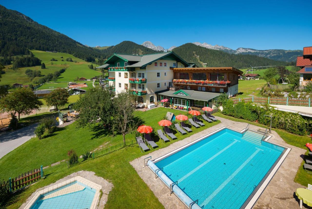 Wohlfuehlresort Und Feriengut Martinerhof Санкт-Мартин-ам-Тенненгебирге Экстерьер фото
